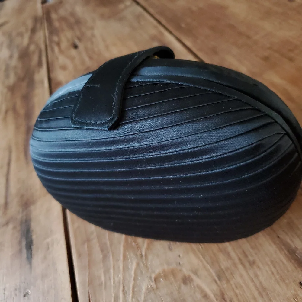 Delill Creation VINTAGE Black Pleated Satin Evening Bag - Picture 4 of 16